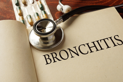 Akute Bronchitis und Stetoskop